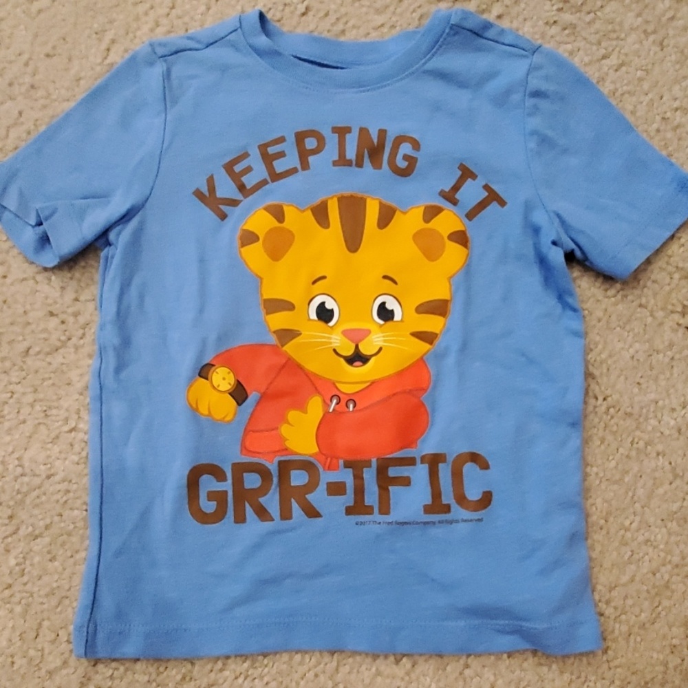 ***Old Navy 3t DT shirt for Chelsea***